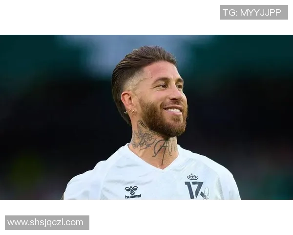 足球明星半脸照揭秘他们的魅力与风采展现背后的故事与成就