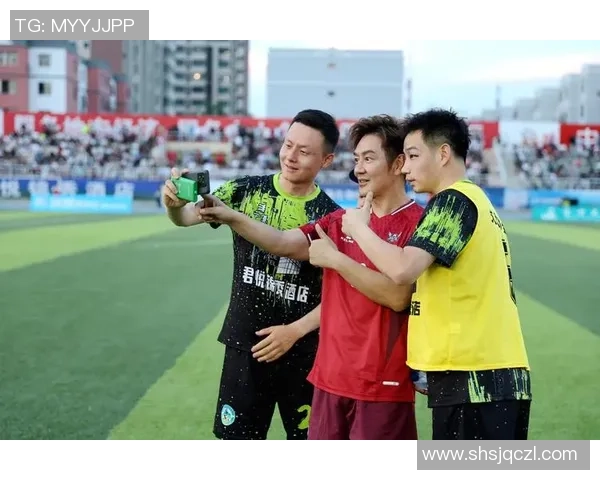 足球明星闪耀央视舞台分享成长故事与赛场背后的心路历程